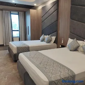 Tanwar Hotel & Restro - Image 2