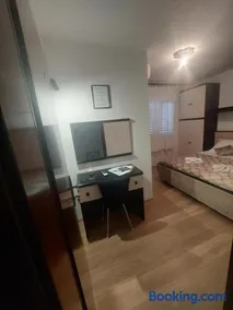 HOLIDAY ROOM - THE VIEW - Image 5