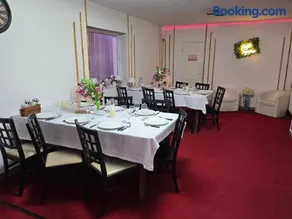 Pensiune Restaurant Rustic Home Tarnaveni - Image 3