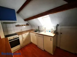 stilvolle Dachgeschoss-Wohnung in Top-Lage - Image 1