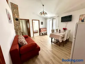 Apartmani Mare - Image 1