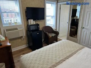 Island House Historic Vacation Rentals - Image 5