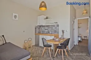 Aperanto Apartments - Image 1