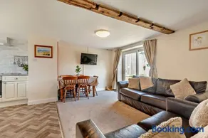 Tawny cottage - Image 2