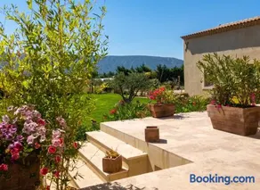 Studio accueillant avec piscine à Cabrières-d'Avignon 40 m² - Image 2