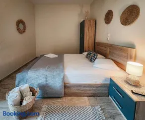 Aktaion Hotel - Image 2