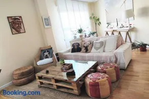 Apartamento moderno muy acogedor y luminoso •León - Image 1