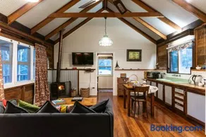 Luxury Cabin Bawley Ridge Farm, dog friendly - Image 4