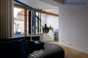 Townhouse Tongeren Center 275m2, 10p w Airco - Featured in Designbook - Image 2