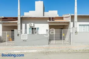 Seu Refúgio em Penha: Espaço e Tranquilidade - Image 2