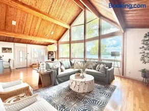Unique LKN Waterfront Home with Dock - Image 1