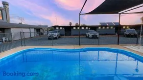 Moonraker Motor Inn - Image 3
