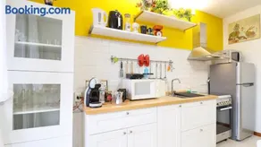 Cozy Loft - with Wi-Fi, Smart TV, Parking - Image 4