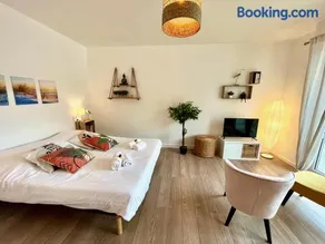Nihal, Studio proche Zenith avec parking et balcon - Image 3