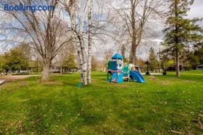 Waterfront, BBQ, Beach Balsam Lake Resort in Kawartha - Image 3