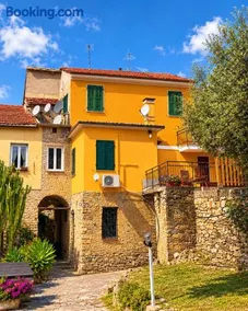 Casa Iris - Image 1
