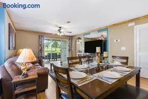 Gorgeous lodge with a view - Image 1