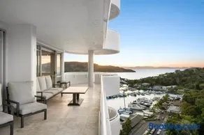 Luxury Hamilton Island Sub Penthouse on Level 12 & Buggy & Transfers - Image 5