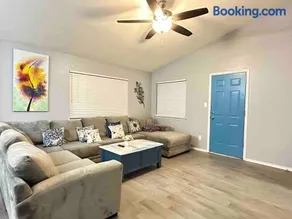 Modern 4 Bedroom Home in Cedar Park - Image 1