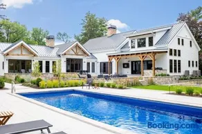 The Pool House at Fr. Sorin's w/ Paddle Tennis - Image 2