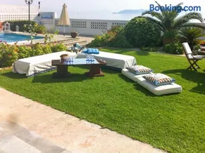 Elegant villa with sea view in Nerantza, private pool - Image 2