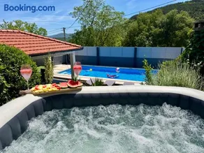 Kameni dvori - Family Villa with Pool & Jacuzzi for 8 - Image 3