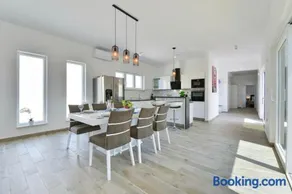 Villa Manuela with heated pool 400 meters from the sea - by TA Leut Agency - Image 3