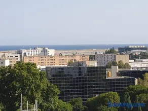 Private room near airport 5 min train 3 min and tram on site, beach 7 min, 2 showers and 2 toilets , Chambres privatives proche aéroport 5 min train 3 min et tramway sur place, plage 7 min, 2 douche et 2 wc - Image 2