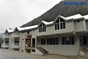 Cedar Vista Resort - Image 1