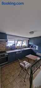 Private Retreat with Garden & Shared Living Areas - Image 4