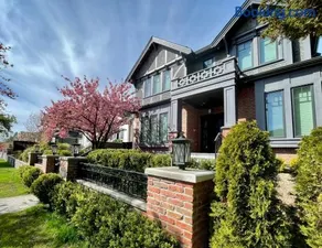 Charming Suite in South Granville Vancouver - Image 2