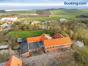 Exclusive Pool Houseconference Center With Gymnasium - Image 4