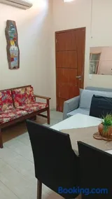 APÊ Búzios 1 quarto até 4 pessoas com piscina, churrasqueira e garagem 5 minutos, perto do mirante do pai vitorio da praia - Image 1