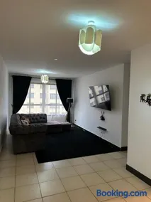 The white cottage - Image 1