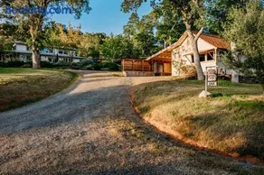 Romantic Yosemite Retreat - Private Zen Hot Tub - Image 3