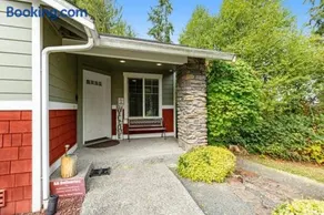 Pet Friendly and Spacious Valley View Family Home - Image 1