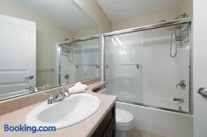3BR 2BA Surrey Home | Quiet & Convenient - Image 3