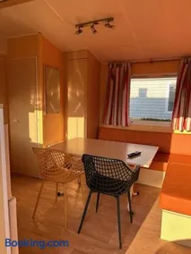 Ferienwohnung mit Pool und Terrasse | Strand in der Nähe | Haustiere sind willkommen - Image 4