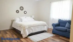 Gainesville 2BR 2BA Comfort Stay - Image 3