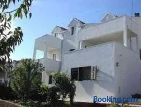 Apartmani Vesna Supetar - Image 1
