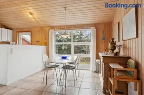 Peaceful Cottage Near Beach And Nature - Image 4