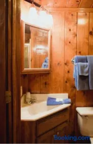 Covered Bridge Motel - Image 1