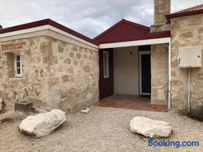 Mallee Lodge - Dhilba Guuranda-Innes National Park - Image 1