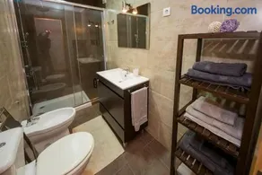 Ocean Avenue Apt, beach, surf, golf, sunsets,walks - Image 2