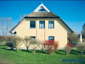 Komfortables Reetdachferienhaus Hasel 1 - Image 3