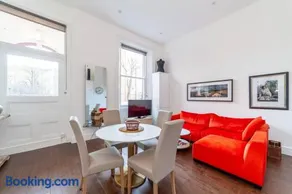 Executive Style 1-Bedroom in Kensington & Chelsea - Image 2