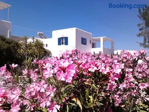Nicos Studios & Apartments - Image 5