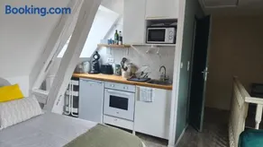 Appartement cosy et calme, vue sur le château - Image 3