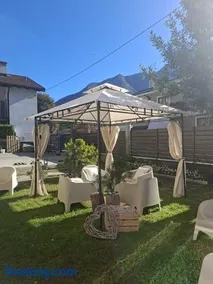 AgliChalet Bosco-Vasca idromassaggio privata, condivisa tra i due chalet, con parcheggio privato gratuito e colonnina ricarica auto veloce con supplemento - Image 2