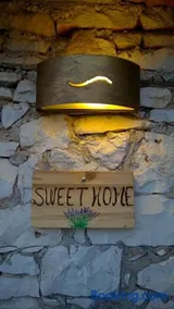 Holiday House Sweet Home - Image 2